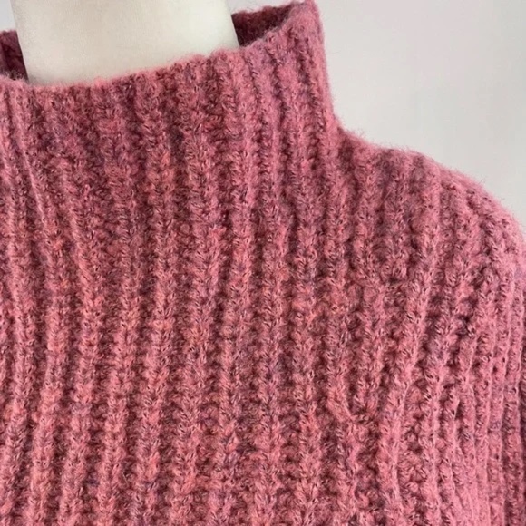 New Leith Chunky Knit Mock Neck Side Slit Sweater Raspberry Pink Size Small - Picture 5 of 15